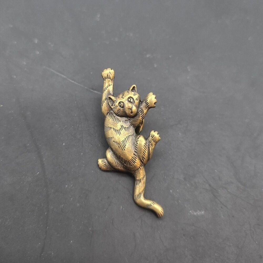 Vintage Climbing Cat Brooch Pin signed JJ Jonette 1988 Gold Metal Novelty